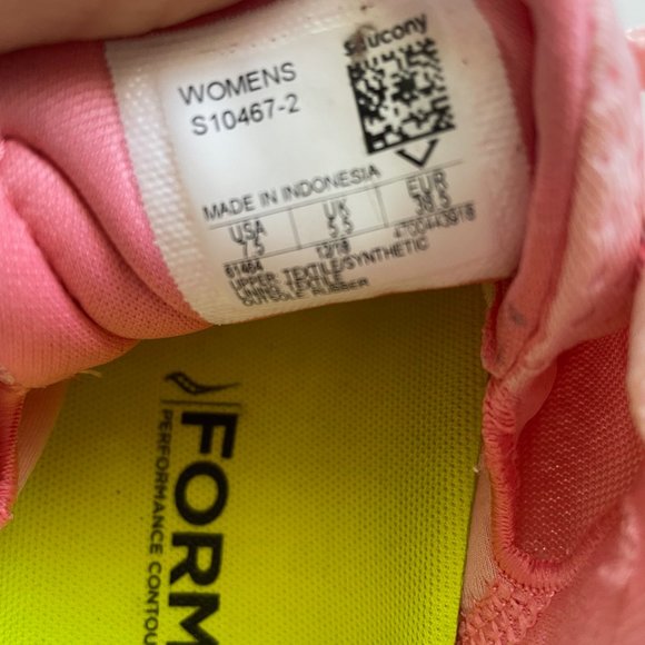 Saucony Kinvara 10 Cushioned Running Shoes - Picture 8 of 10